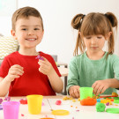 Os benefícios do uso de massa de modelar para as crianças