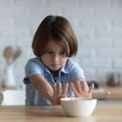 Transtorno Alimentar Restritivo Evitativo (TARE) em Crianças – Como Identificar, Sinais, Sintomas e Solução